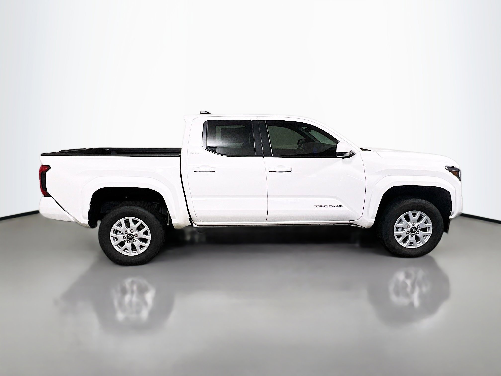 Used 2024 Toyota Tacoma SR5 image 3