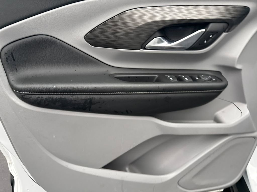 Used 2024 GMC Terrain SLE image 10