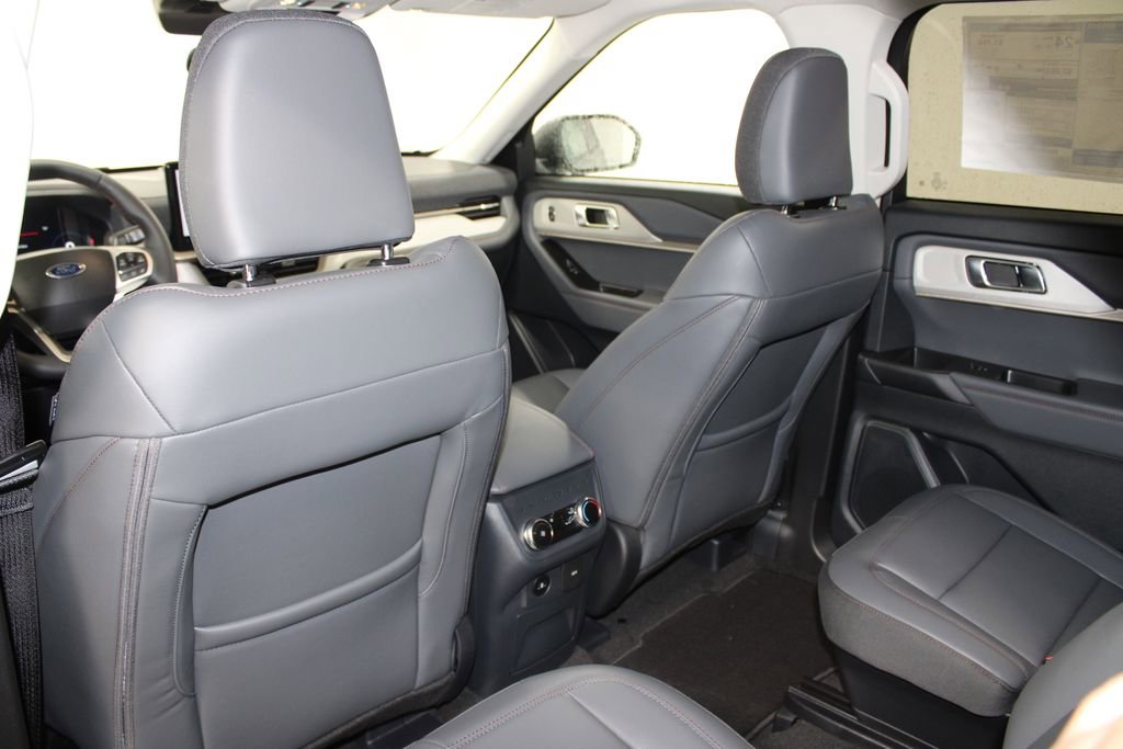 New 2026 Ford Explorer Active RWD image 27
