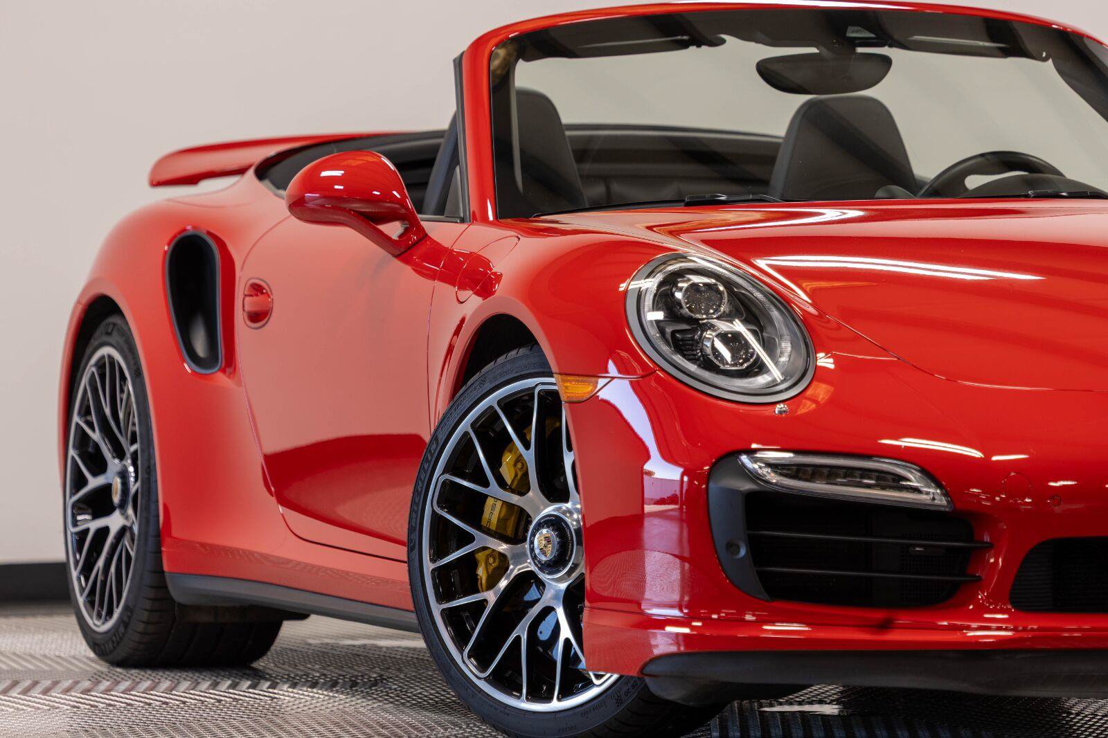 Used 2015 Porsche 911 Turbo S AWD/4WD image 2
