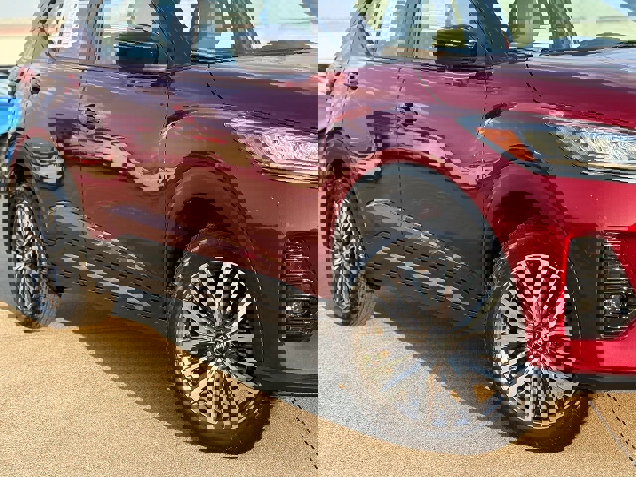 Certified 2024 Nissan Kicks SR w/ SR Premium Package image 9