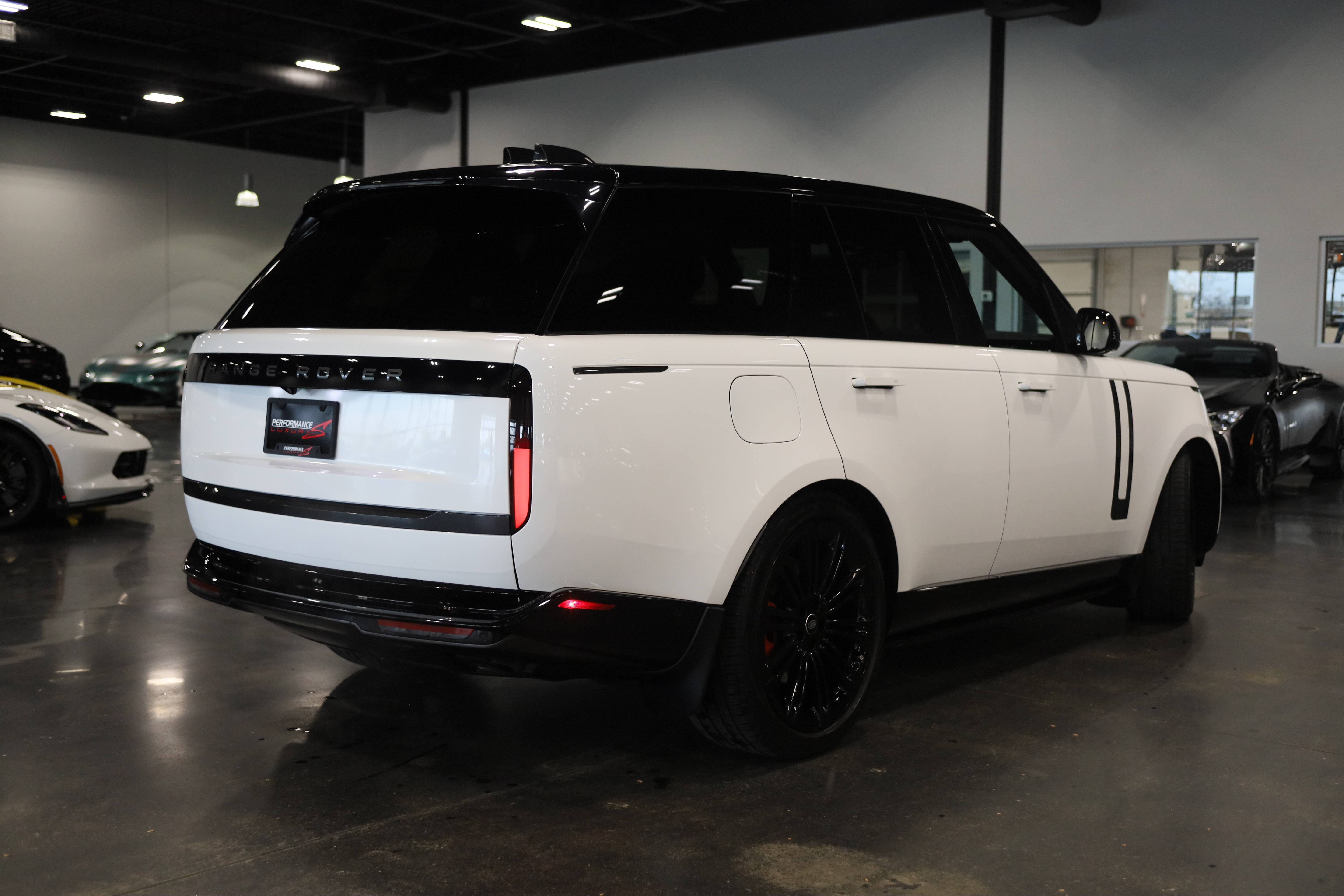 Used 2024 Land Rover Range Rover SE AWD/4WD image 6