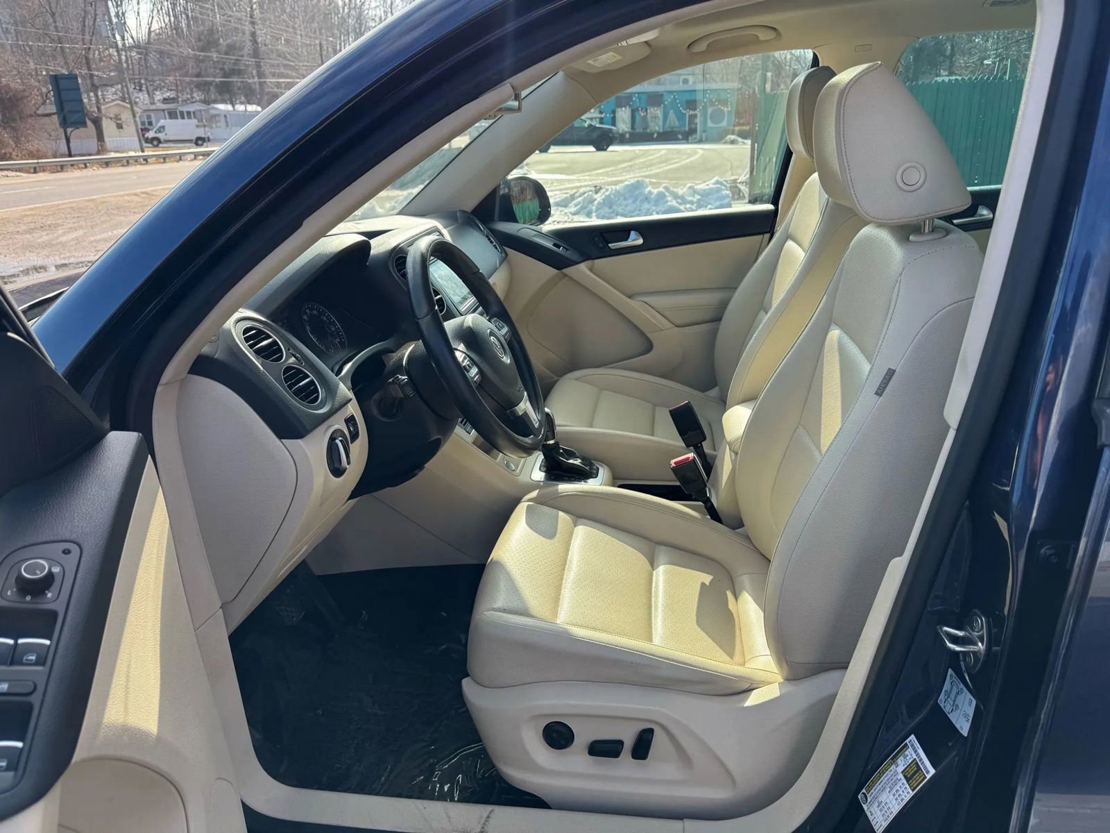 Used 2016 Volkswagen Tiguan SE image 26