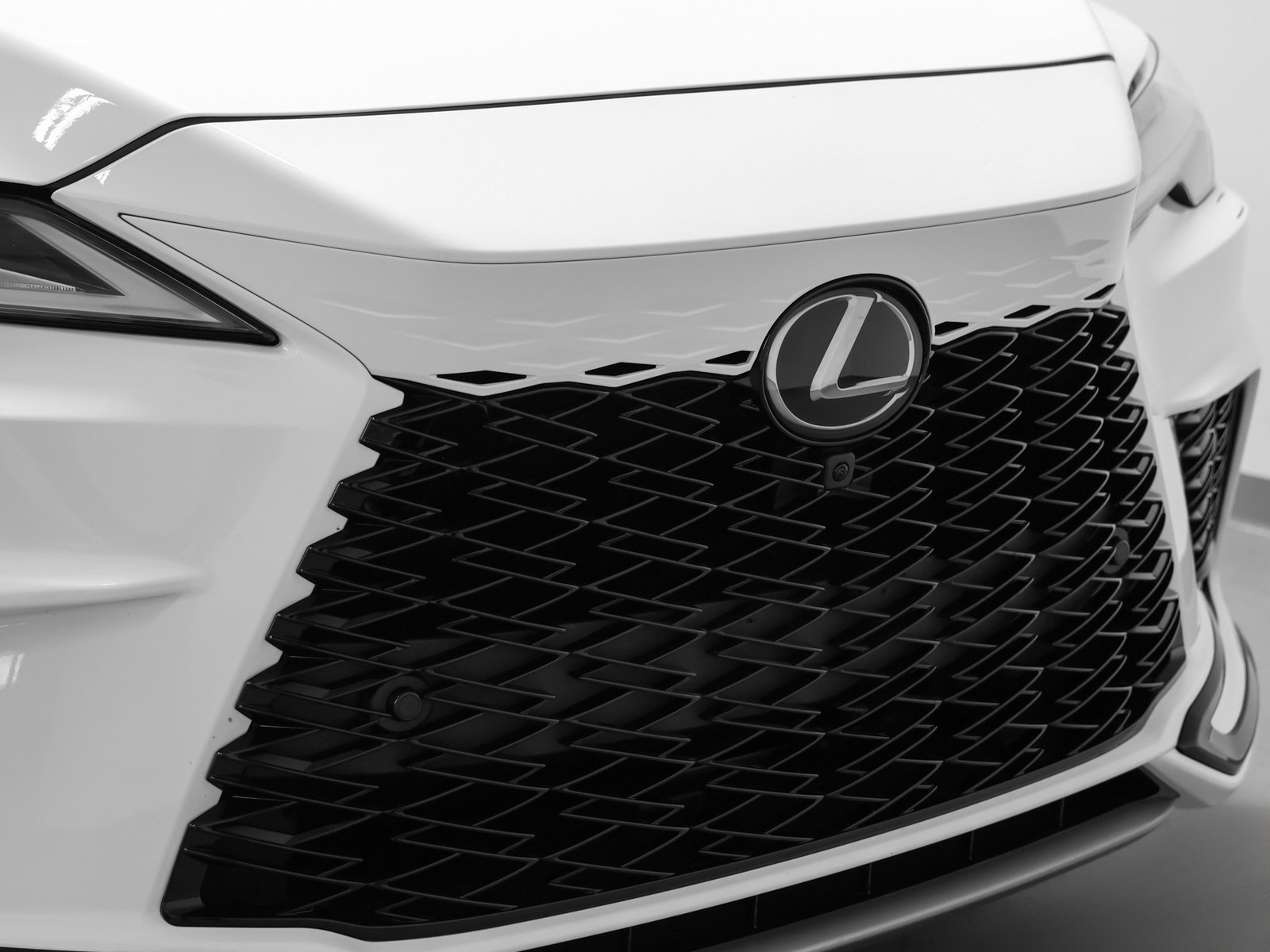 Used 2023 Lexus RX 500h F Sport image 17