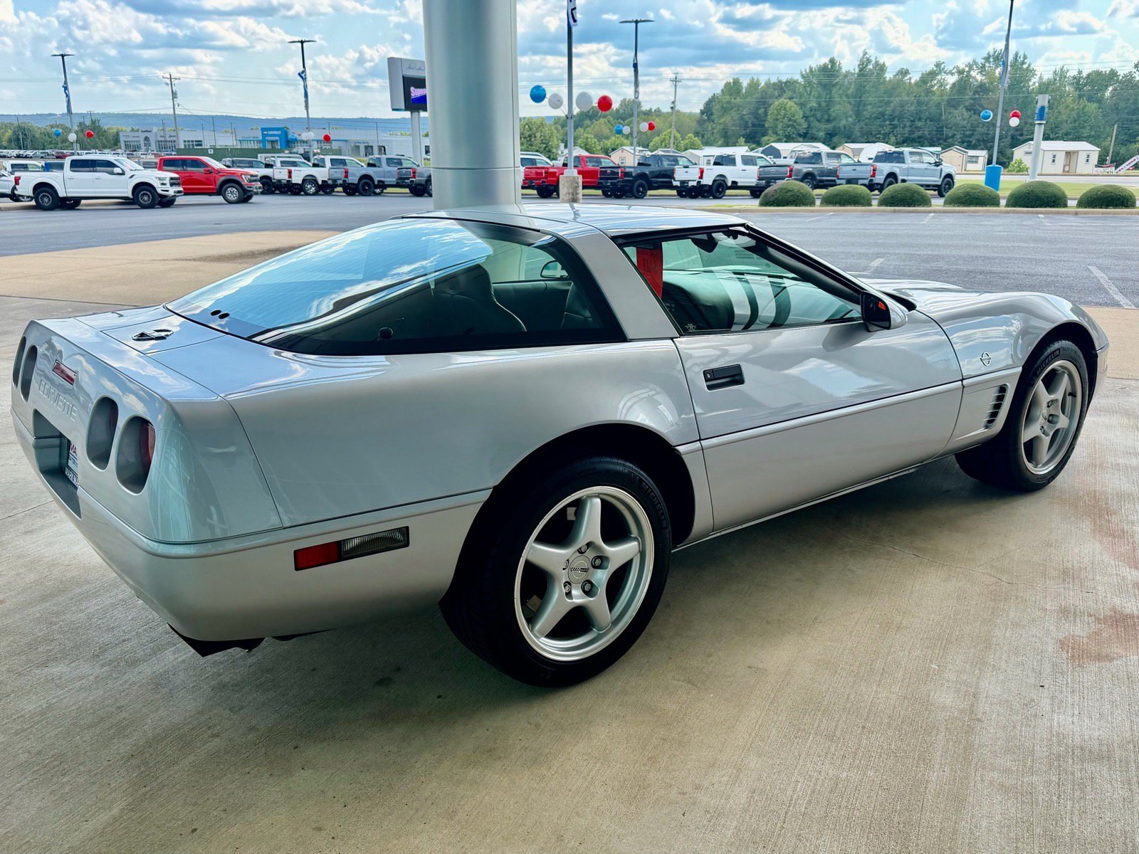 Used 1996 Chevrolet Corvette Coupe RWD image 12