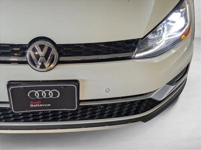 Used 2018 Volkswagen Golf S image 9