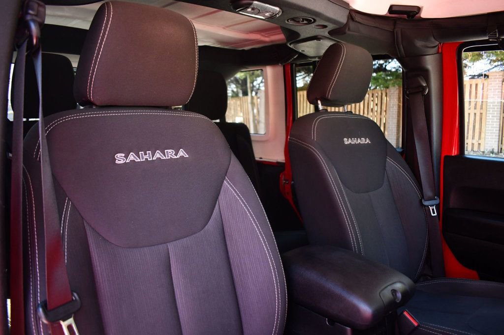 Used 2018 Jeep Wrangler Unlimited Sahara w/ Connectivity Group image 26