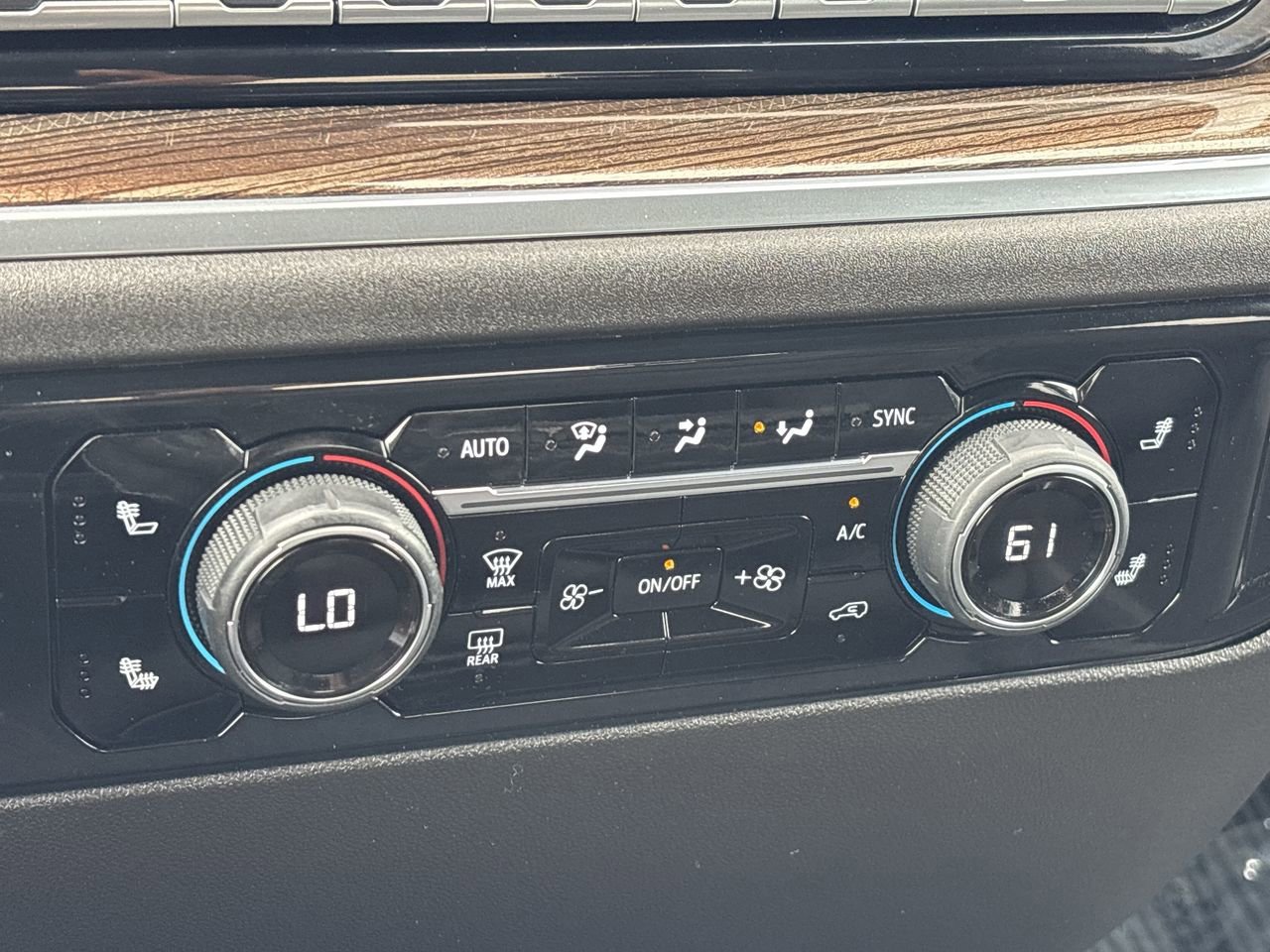 Used 2025 Chevrolet Silverado 3500 LT image 20