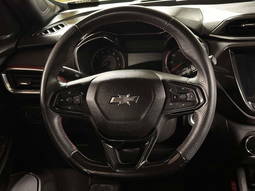 Used 2021 Chevrolet TrailBlazer RS w/ Technology Package image 18