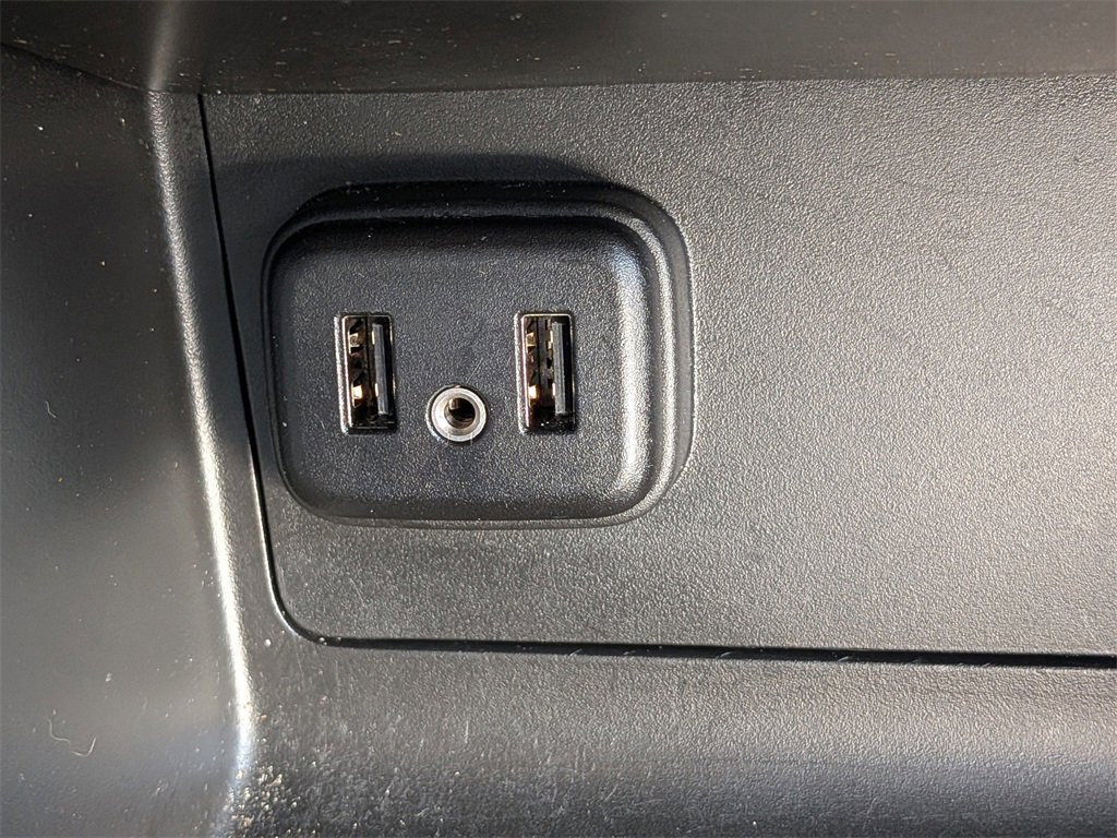 Used 2022 Chevrolet Colorado LT w/ Fleet Safety Package image 27