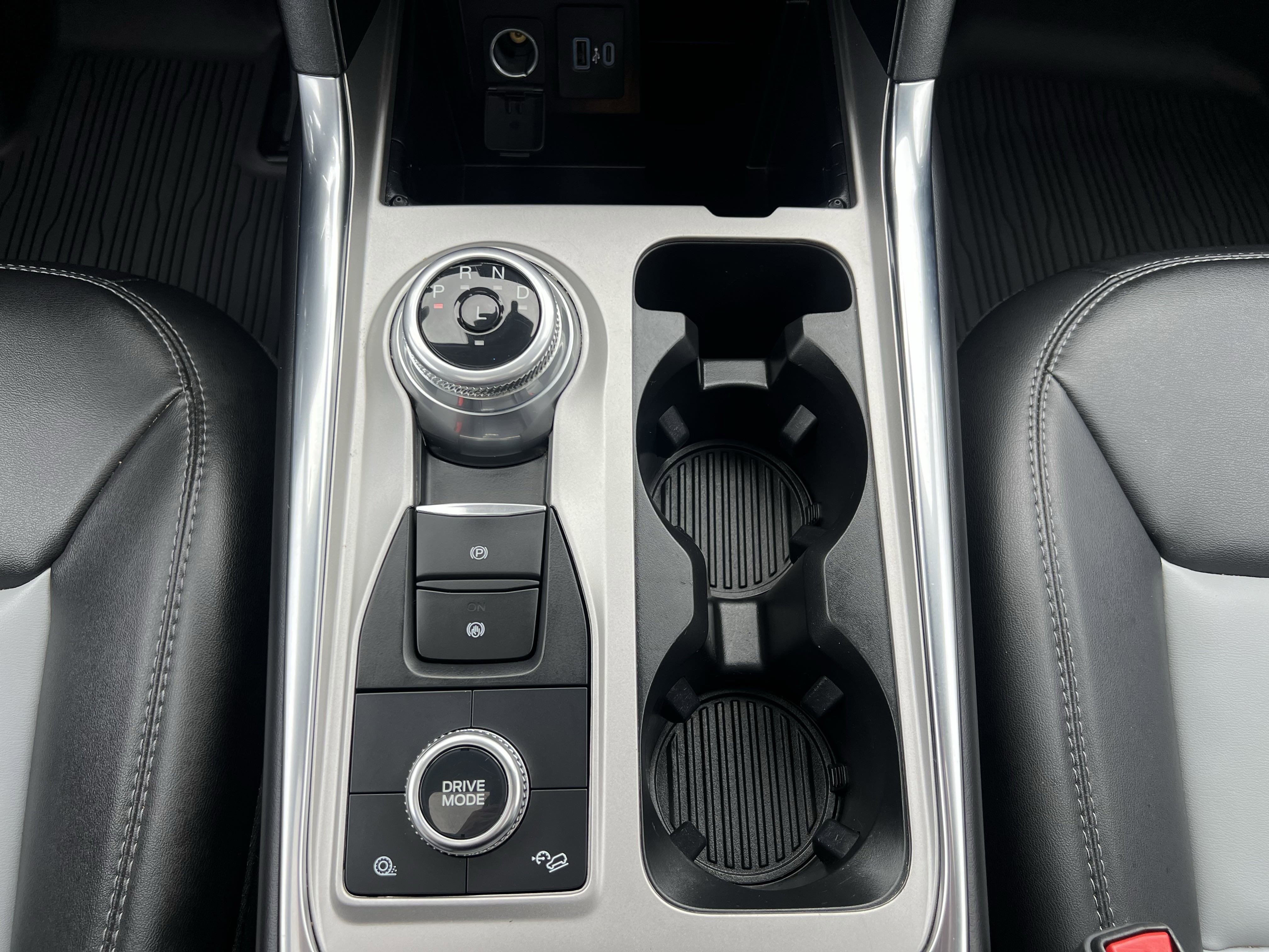 Used 2023 Ford Explorer XLT w/ Equipment Group 202A image 28