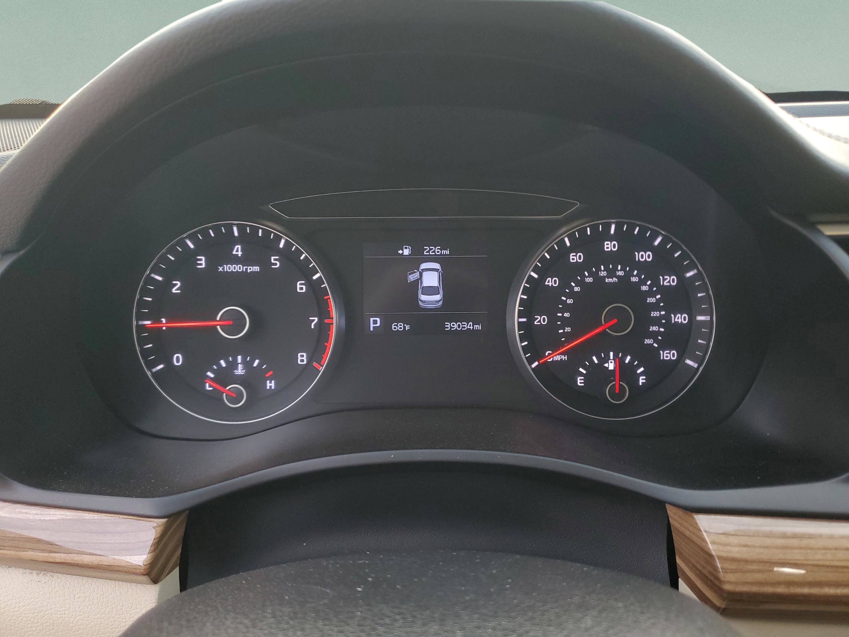 Certified 2019 Kia Cadenza Premium image 29