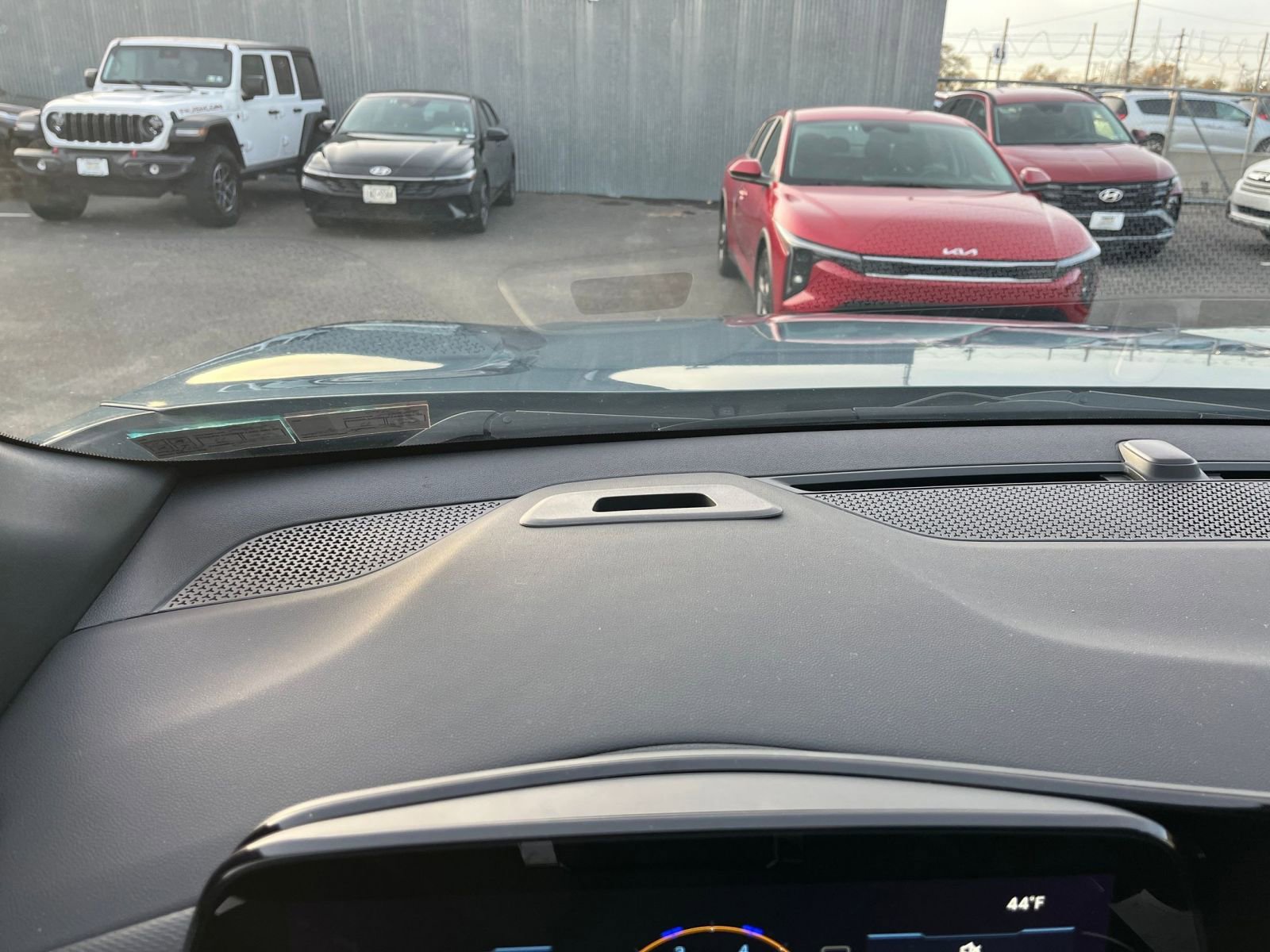 Used 2025 Chevrolet Equinox LT image 33