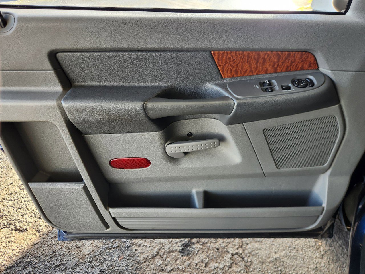 Used 2006 Dodge Ram 1500 Truck SLT image 9