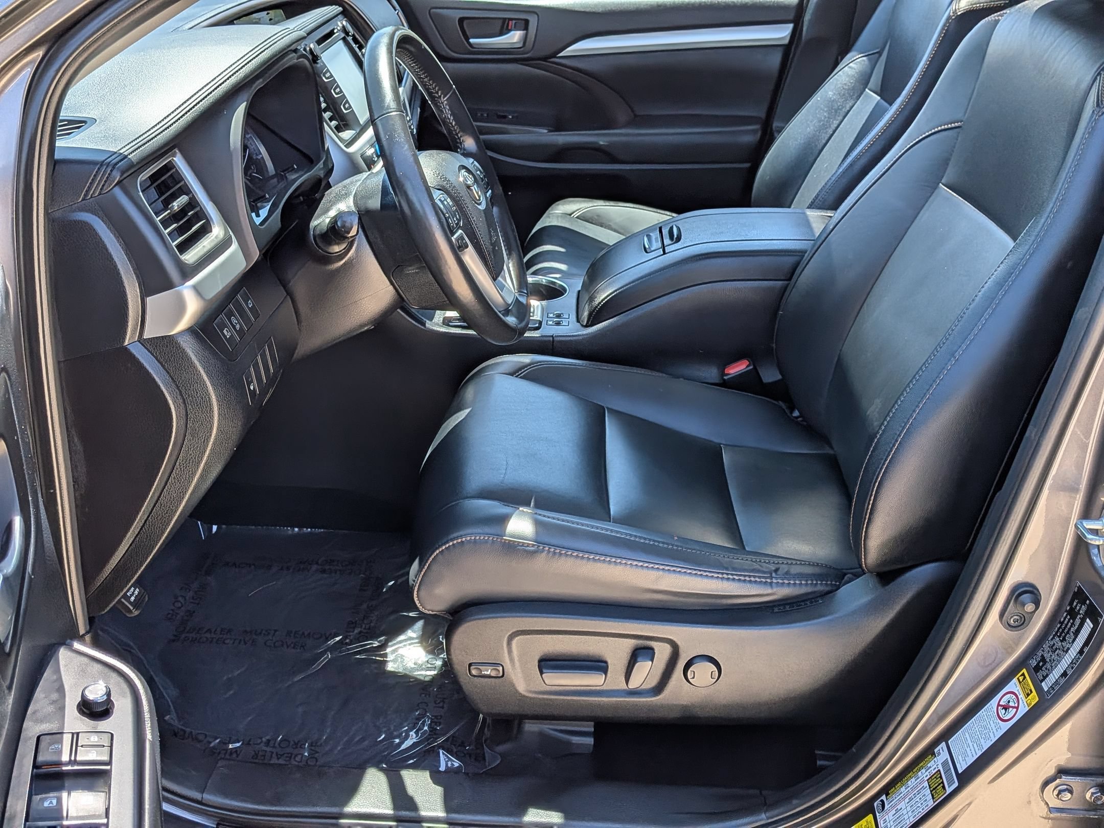 Used 2019 Toyota Highlander XLE AWD/4WD image 11