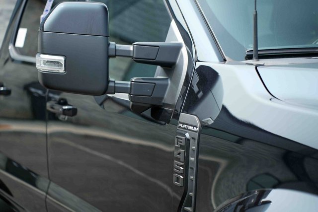 Used 2025 Ford F450 Platinum image 9