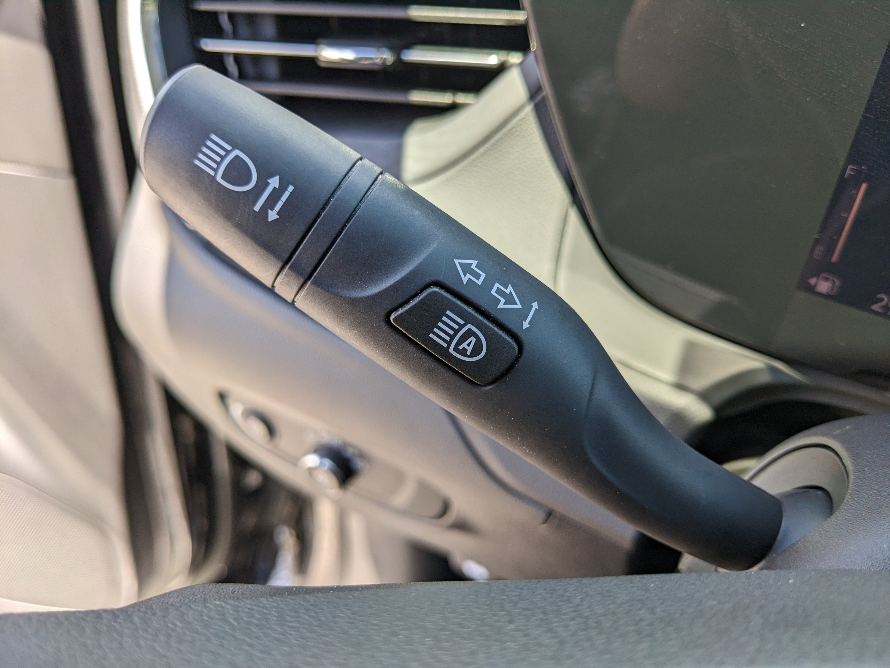 Used 2025 Buick Encore GX Sport Touring w/ Comfort Package FWD image 30