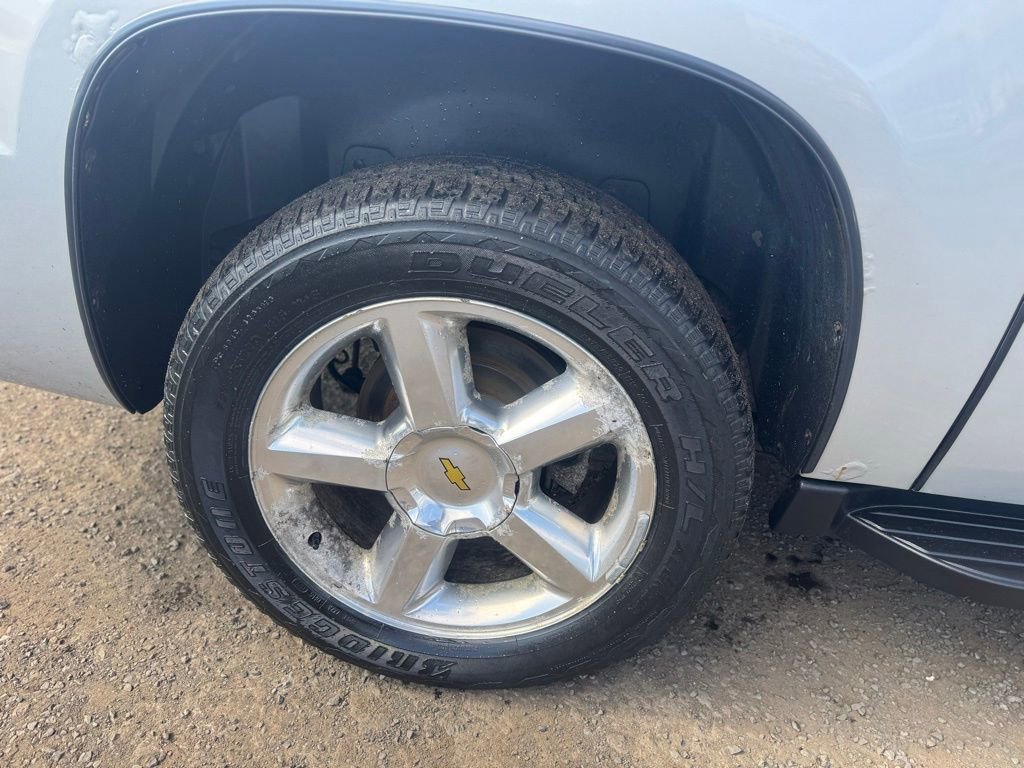 Used 2013 Chevrolet Avalanche LTZ AWD/4WD image 16