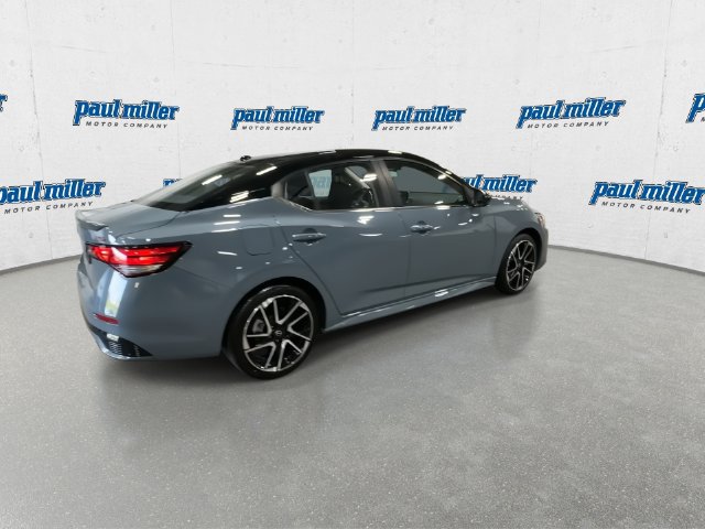 Used 2024 Nissan Sentra SR FWD image 11