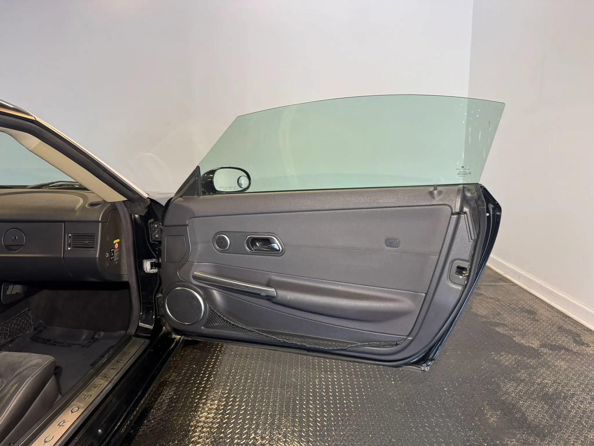 Used 2005 Chrysler Crossfire SRT-6 RWD image 18