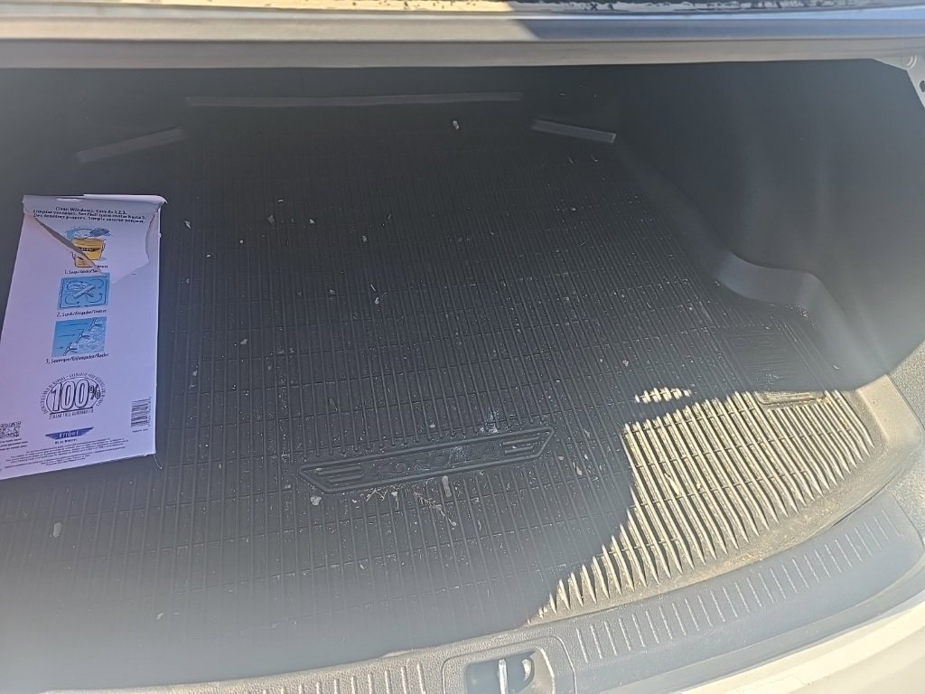 Used 2025 Toyota Corolla SE image 10