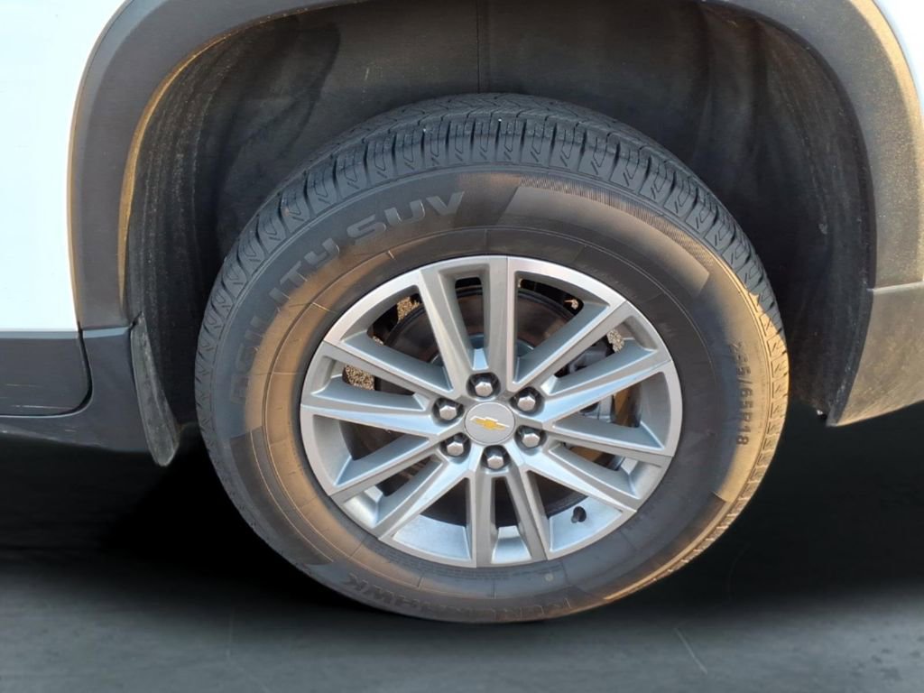 Used 2023 Chevrolet Traverse LT image 11