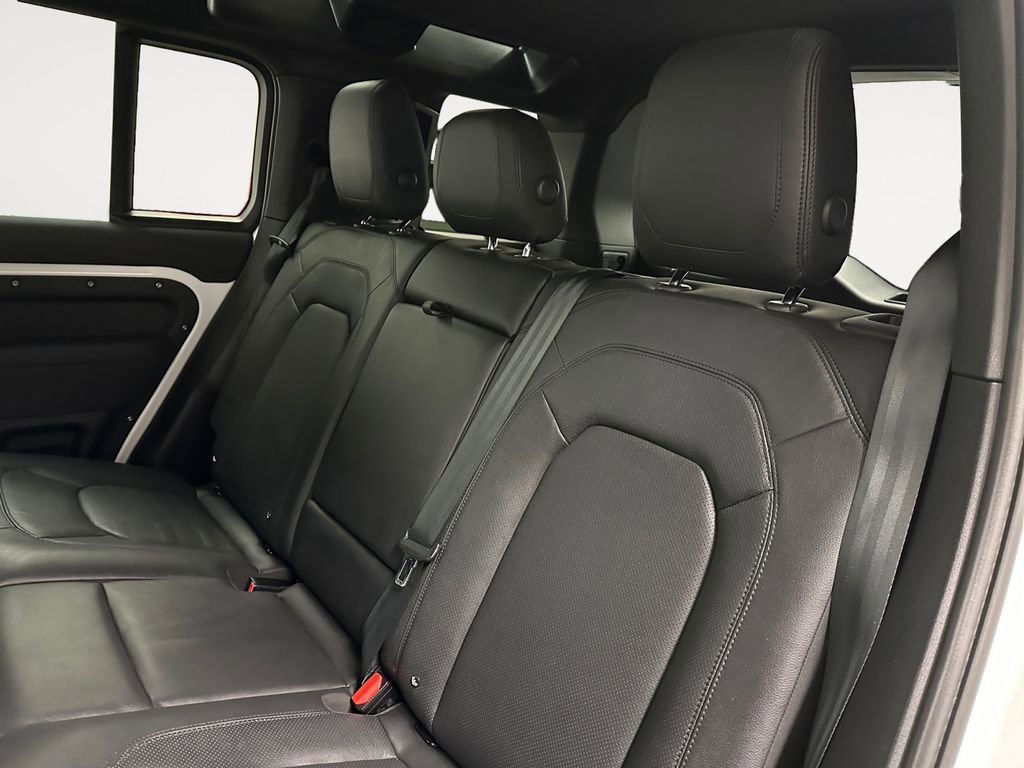 Used 2023 Land Rover Defender 110 S image 13