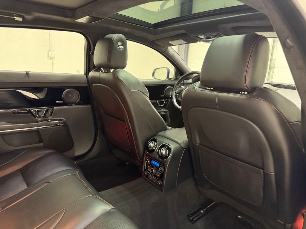 Used 2016 Jaguar XJ RWD image 41