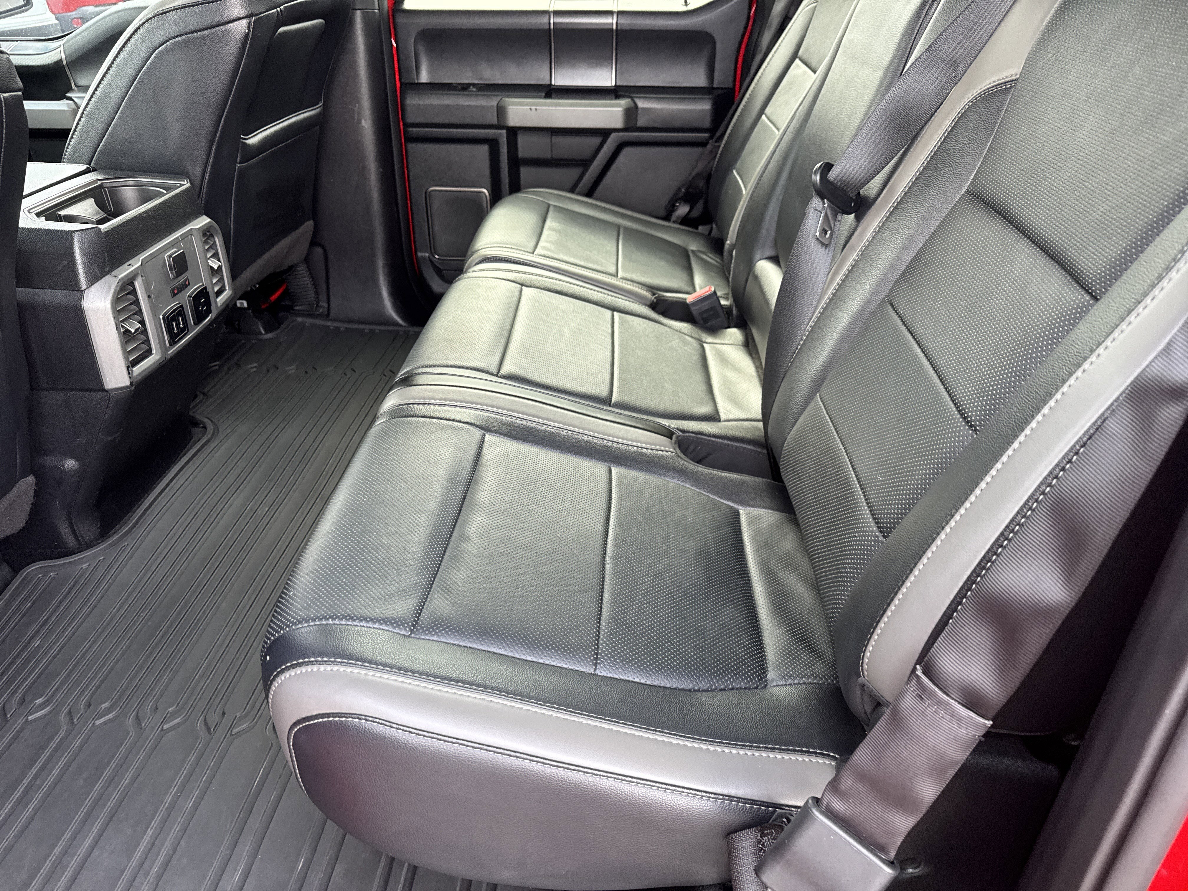 Used 2018 Ford F150 Raptor w/ Equipment Group 802A Luxury image 11