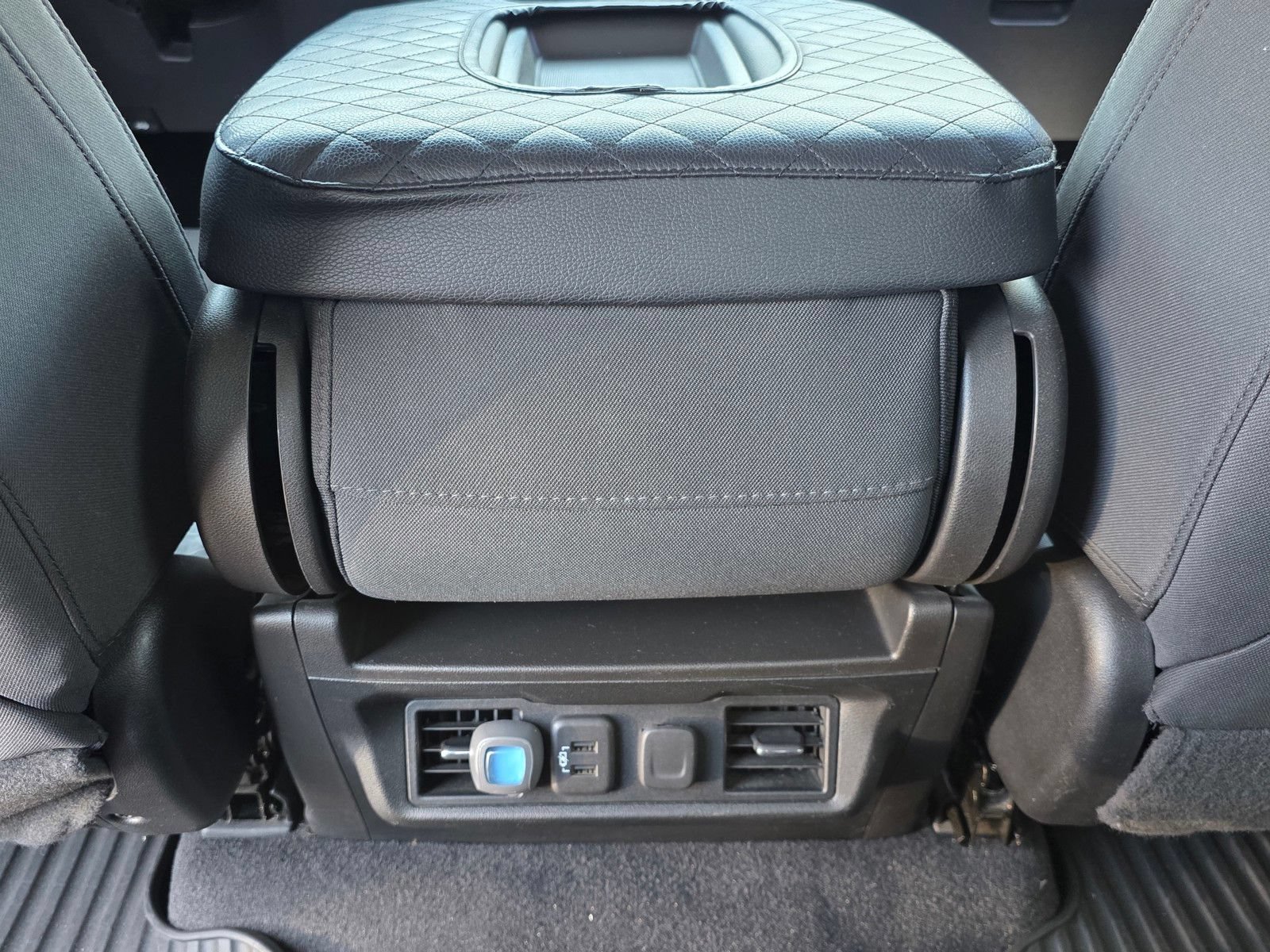 Used 2020 Chevrolet Silverado 1500 LT w/ All-Star Edition RWD image 10