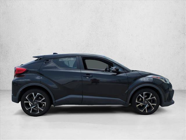Used 2019 Toyota C-HR XLE FWD image 4