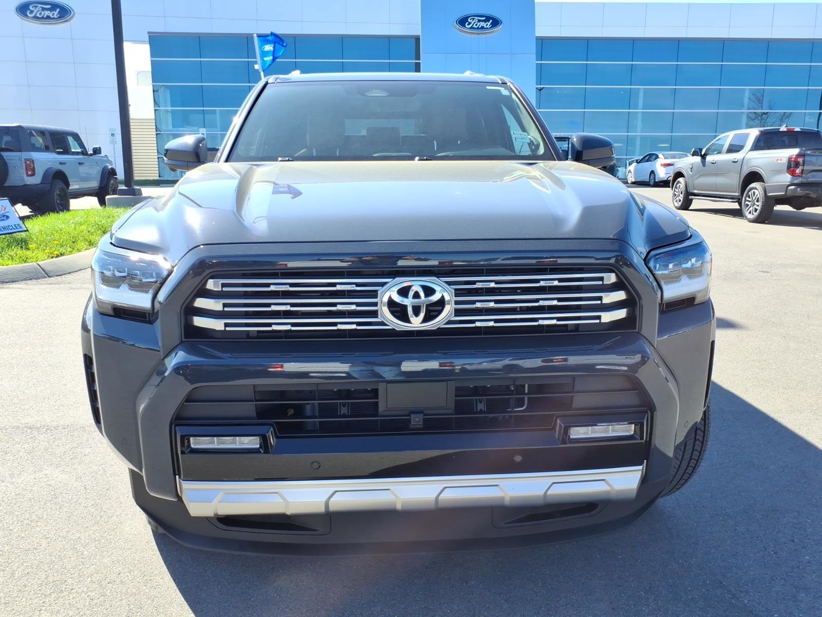 Used 2025 Toyota 4Runner Limited AWD/4WD image 8