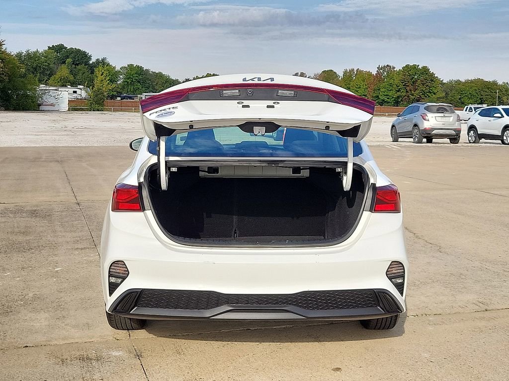 Used 2024 Kia Forte LXS image 8