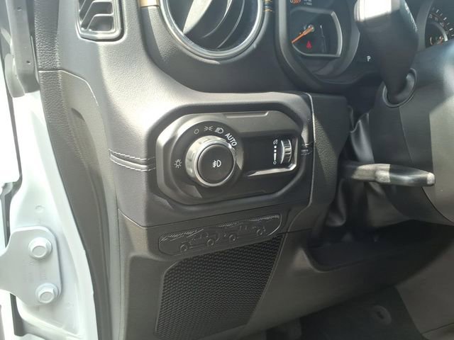 Used 2025 Jeep Wrangler Sahara image 17