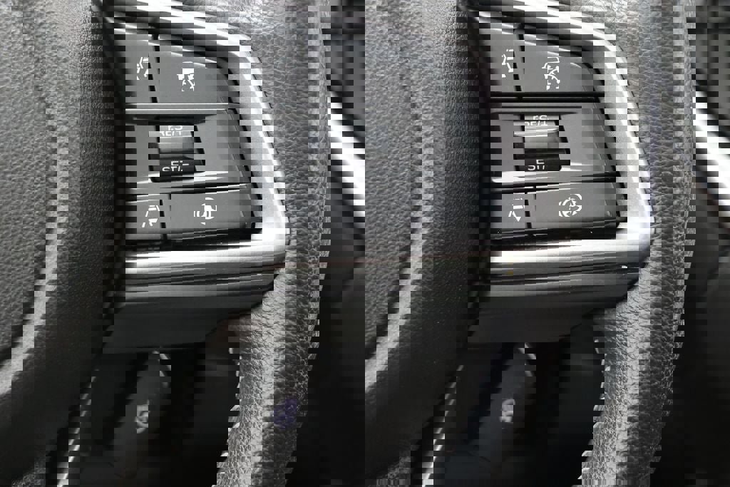 Used 2023 Subaru Ascent Limited w/ Technology Package image 21