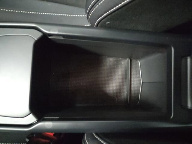 Used 2023 Volvo XC40 Recharge Ultimate image 22