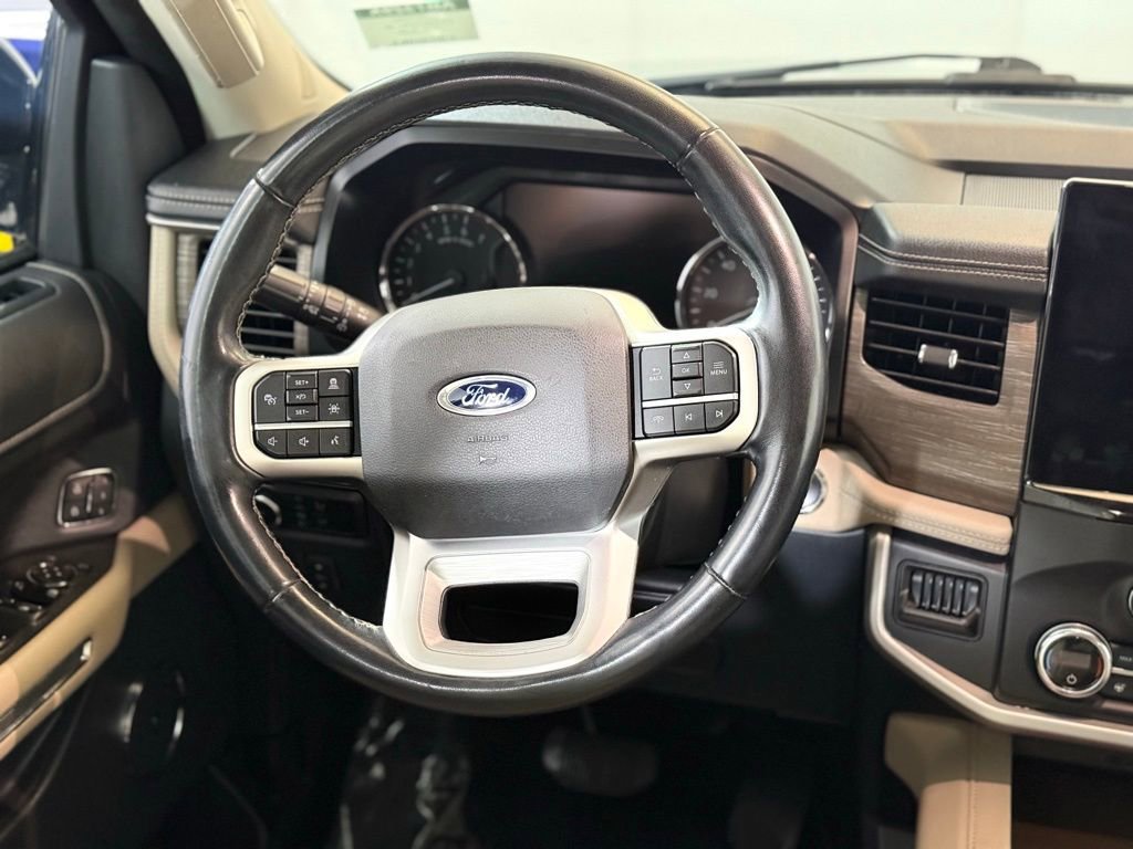 Used 2023 Ford Expedition Limited image 12