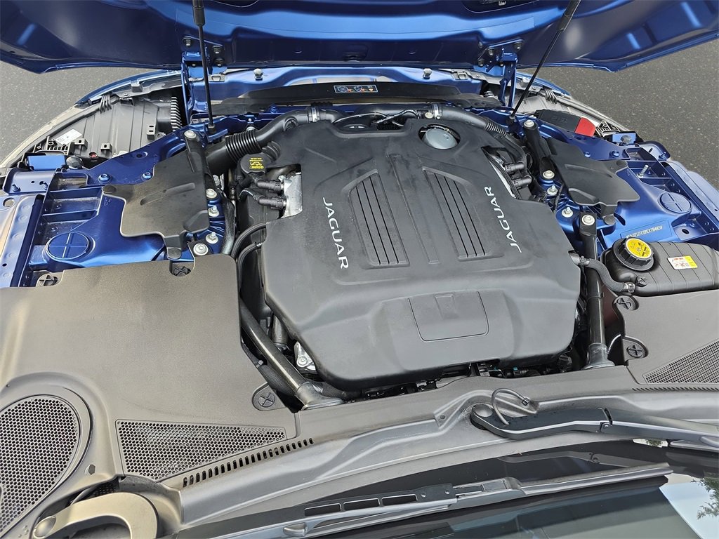 Used 2021 Jaguar F-TYPE R image 33