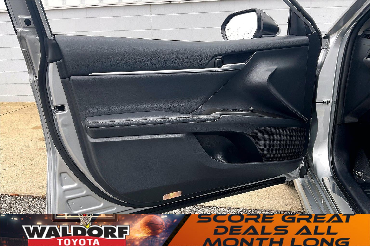 Used 2021 Toyota Camry XSE image 27