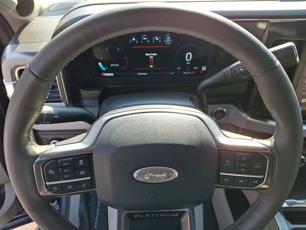 Certified 2025 Ford F250 Platinum w/ Platinum Plus Package image 21