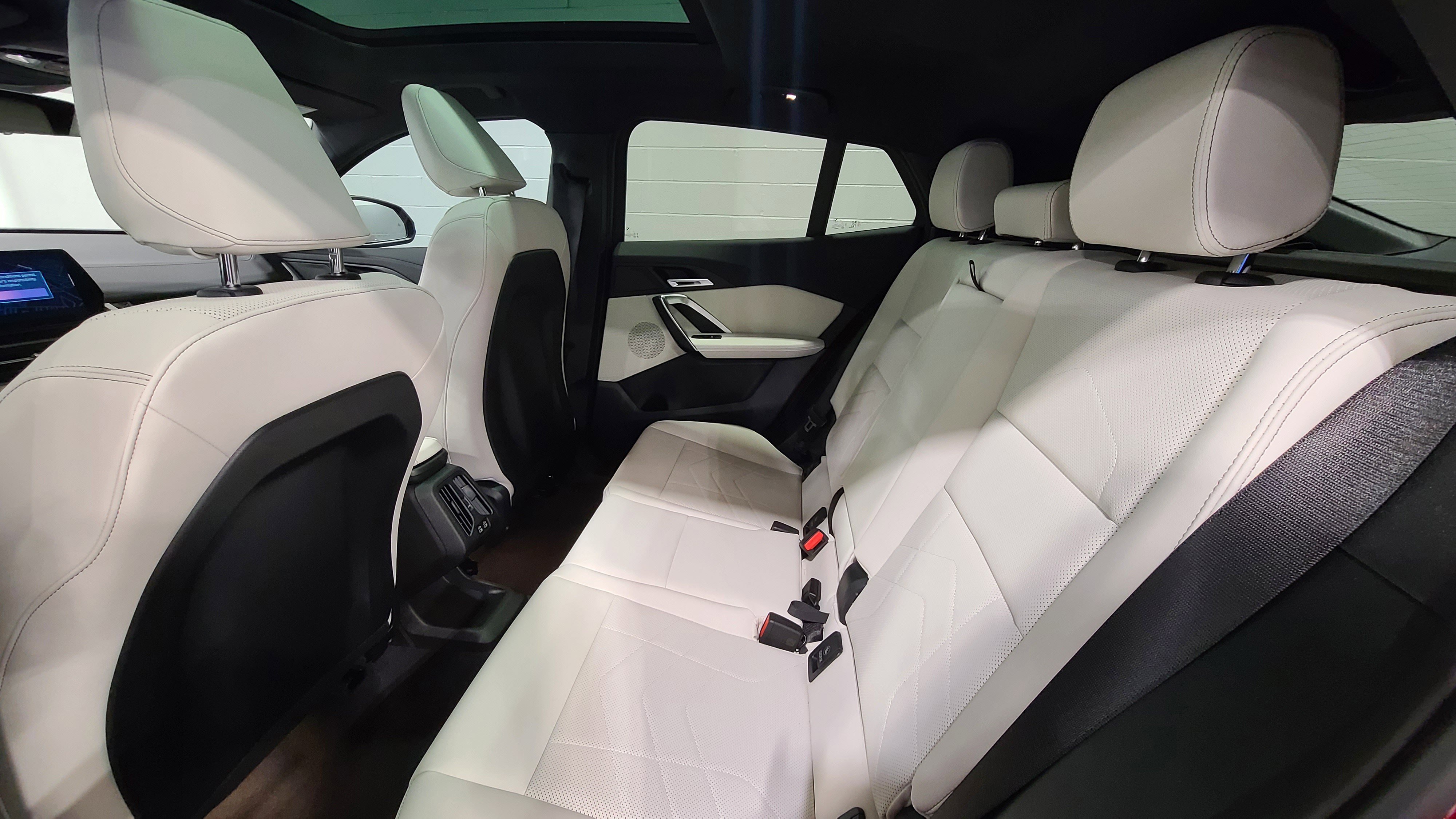 Used 2026 BMW X2 xDrive28i w/ Technology Package AWD/4WD image 29