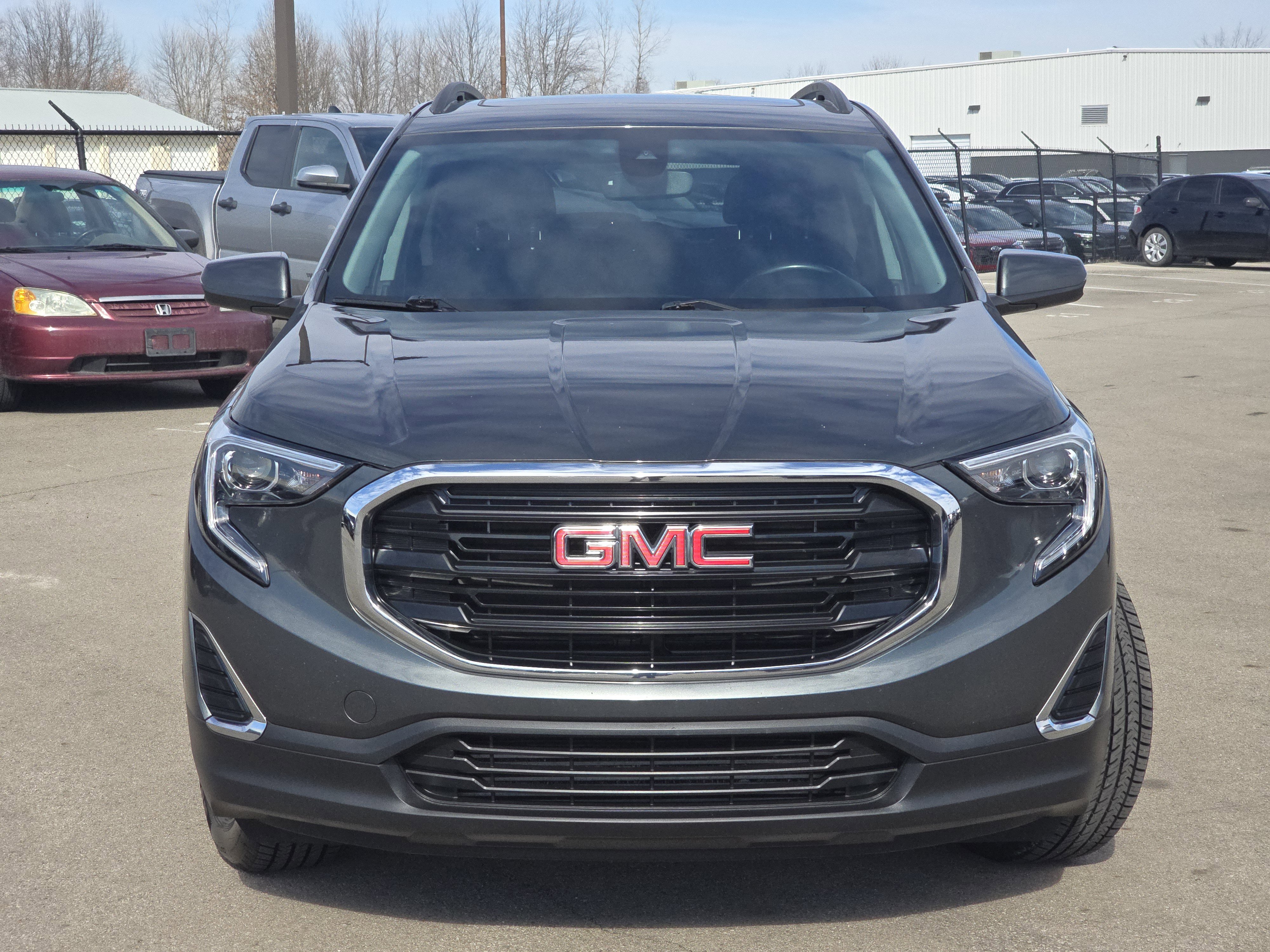 Used 2021 GMC Terrain SLE w/ Driver Convenience Package image 2