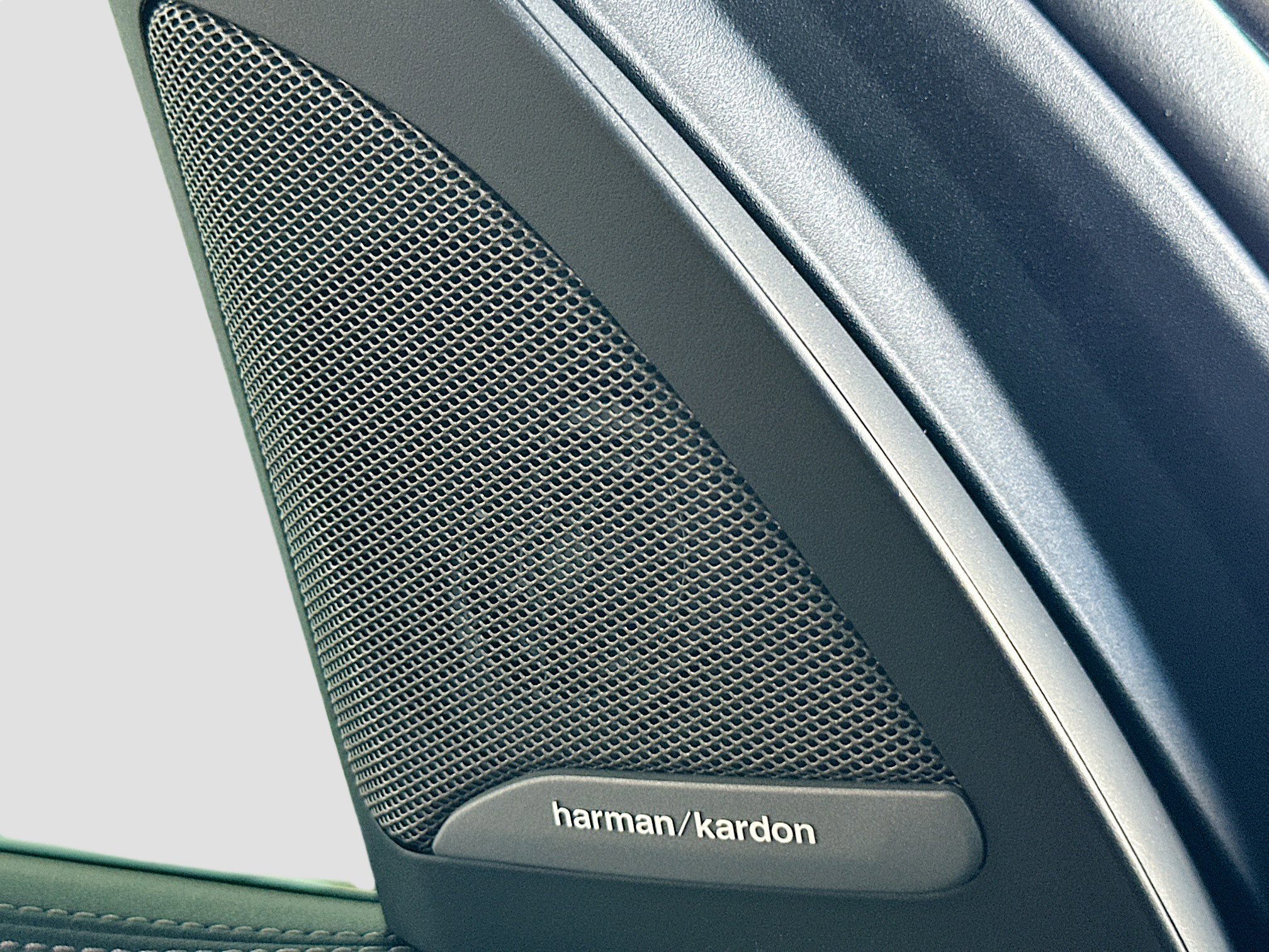 Certified 2023 BMW X7 xDrive40i w/ Executive Package image 19