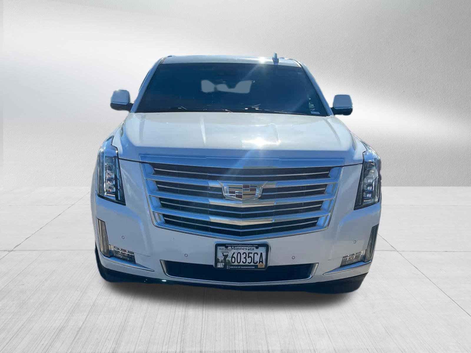 Used 2018 Cadillac Escalade Platinum AWD/4WD image 5