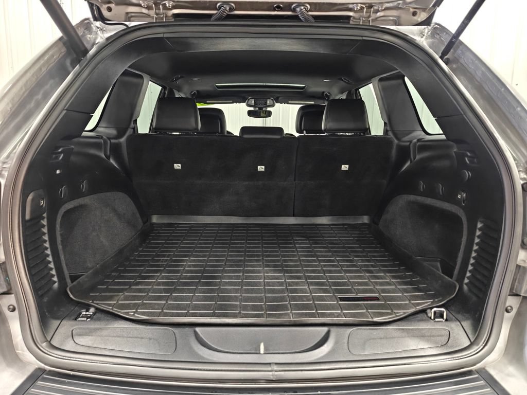 Used 2019 Jeep Grand Cherokee Altitude AWD/4WD image 28