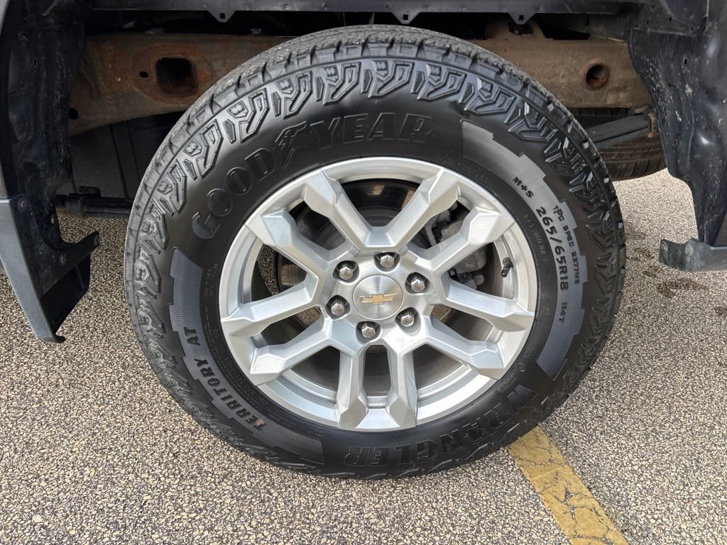 Used 2023 Chevrolet Silverado 1500 LT AWD/4WD image 25