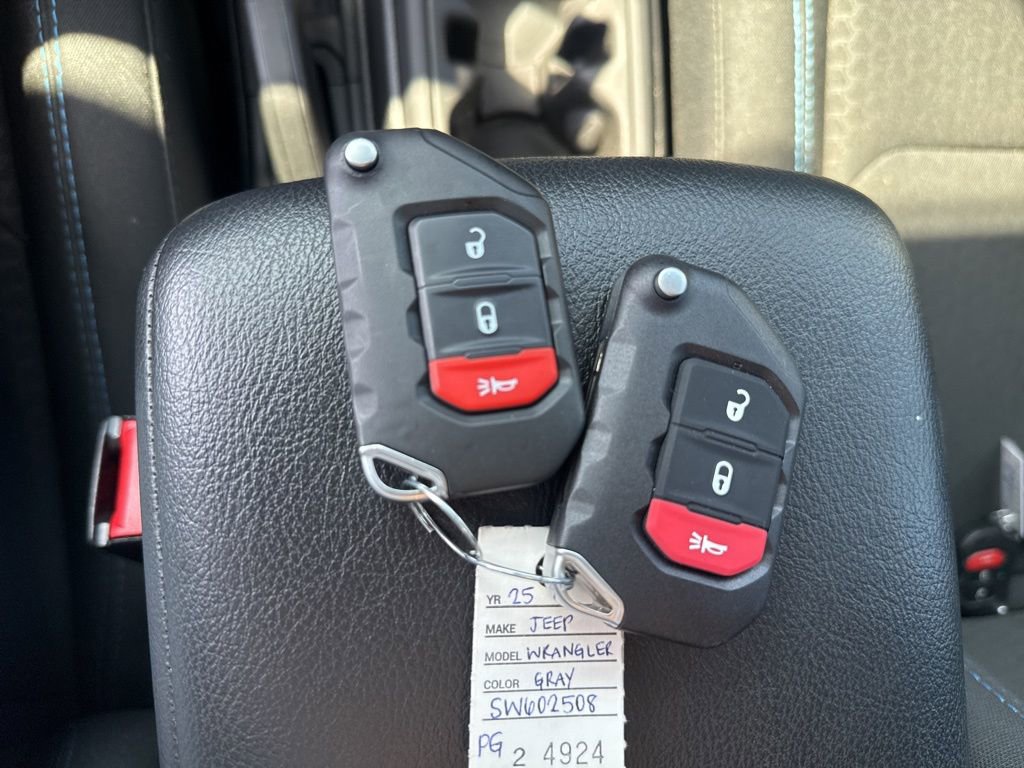 Certified 2025 Jeep Wrangler Unlimited Rubicon 4xe image 25