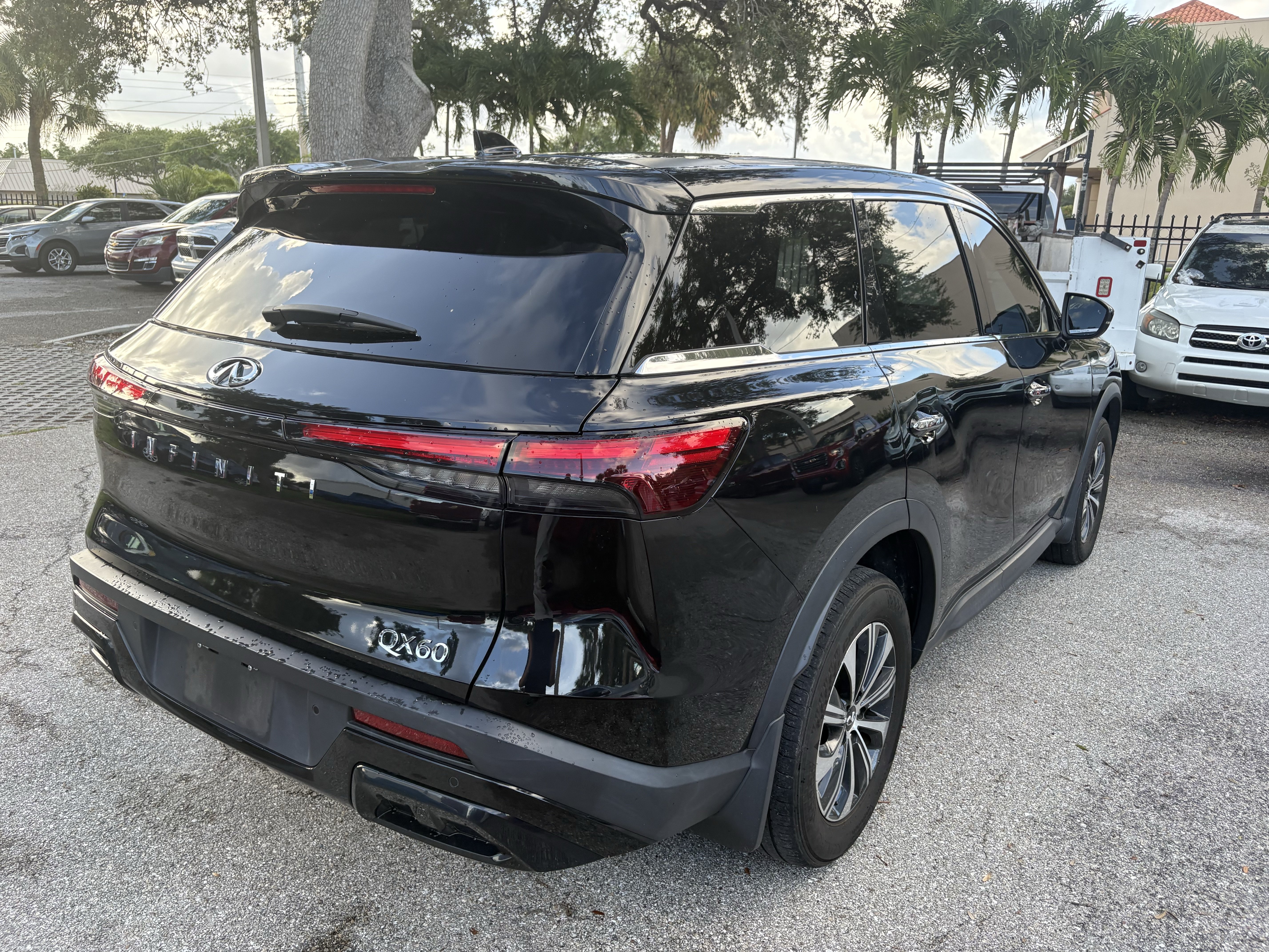 Used 2024 INFINITI QX60 Pure FWD image 7