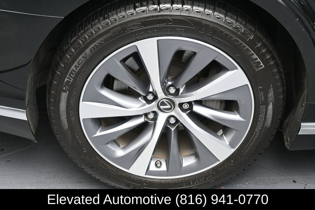 Used 2018 Lexus LS 500 AWD w/ Accessory Package (Z2) image 5