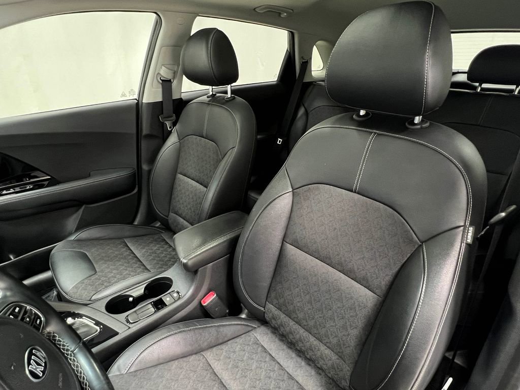 Used 2021 Kia Niro Touring image 12
